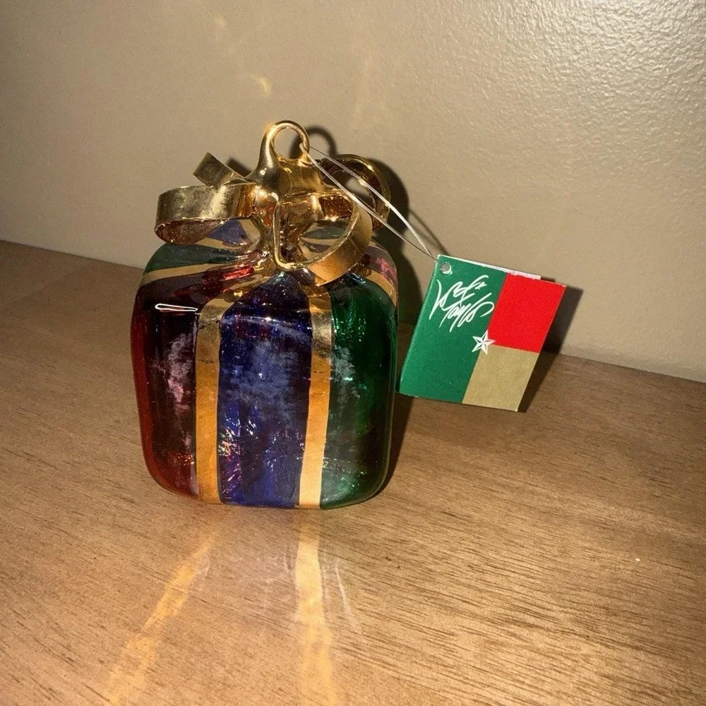 Lord & Taylor Glass Christmas Ornament Gift Box Gold Bow Made in Italy NWT